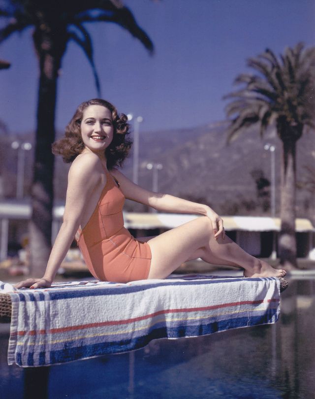 La révolution glamour des maillots de bain pour femmes des années 1940 La revolution glamour des maillots de bain pour femmes des annees 1940 8 La-revolution-glamour-des-maillots-de-bain-pour-femmes-des-annees-1940-8