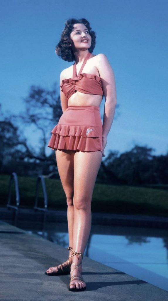 La révolution glamour des maillots de bain pour femmes des années 1940 La revolution glamour des maillots de bain pour femmes des annees 1940 9 La-revolution-glamour-des-maillots-de-bain-pour-femmes-des-annees-1940-9