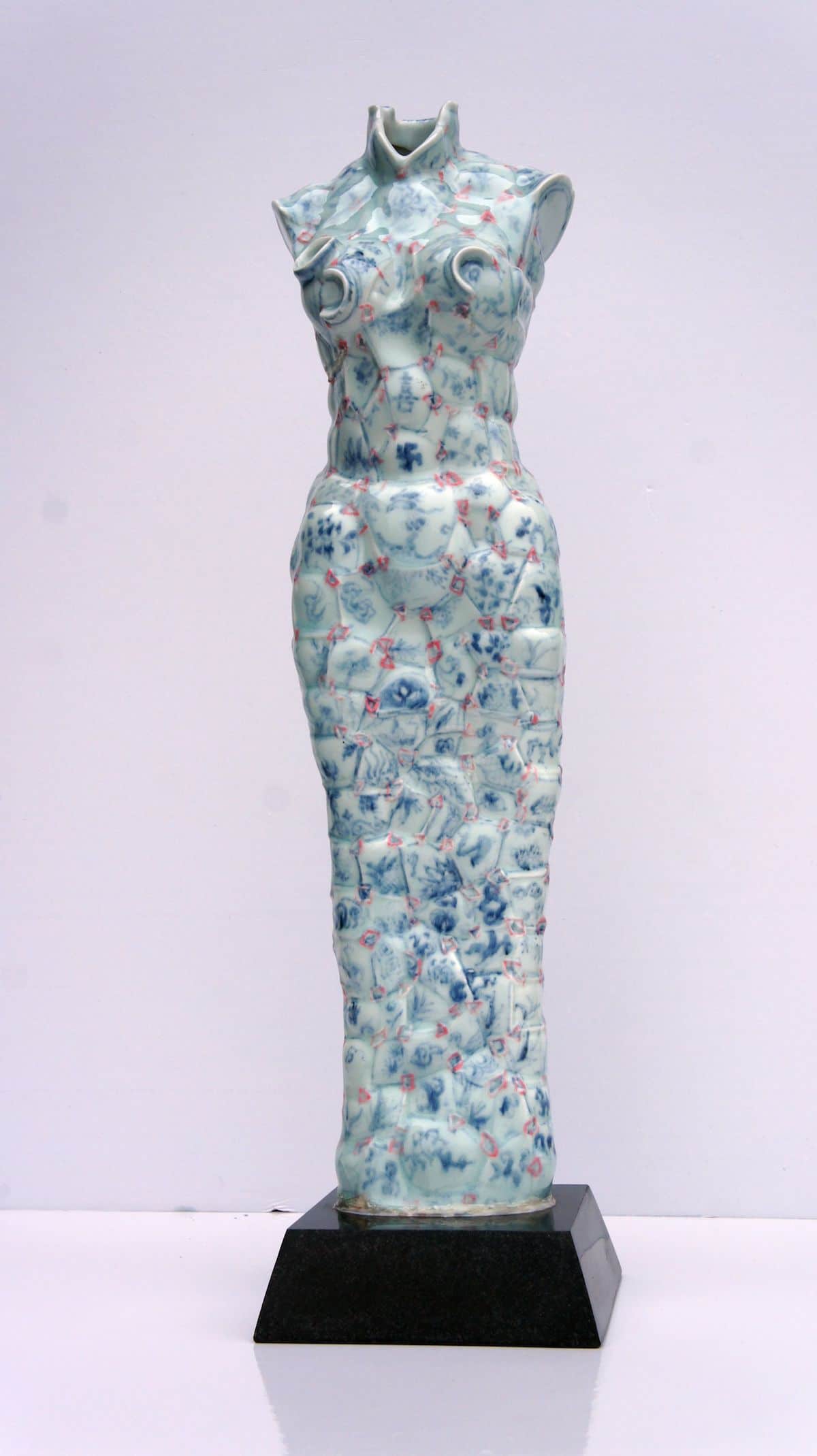 Les vêtements de porcelaine de Li Xiaofang : quand l’histoire se porte comme une armure Les vetements de porcelaine de Li Xiaofang 5 Les-vetements-de-porcelaine-de-Li-Xiaofang-5