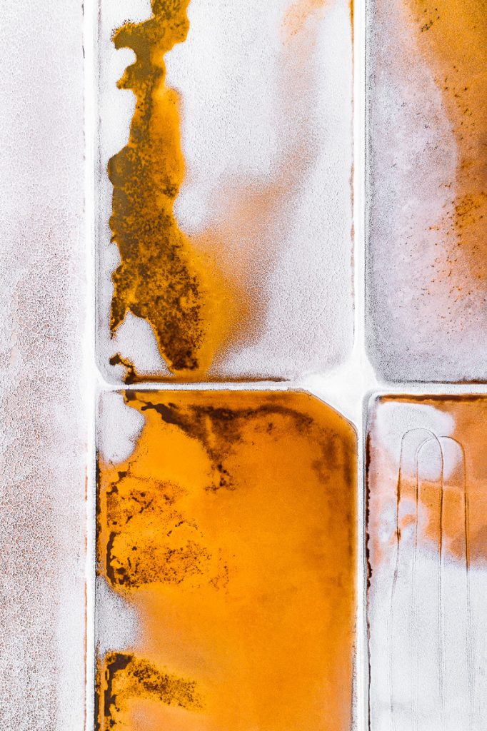 Des marais salants vus du ciel : mosaïques naturelles capturées par Tom Hegen The salt series les marais salants vus du ciel par Tom Hegen 11 The-salt-series-les-marais-salants-vus-du-ciel-par-Tom-Hegen-11