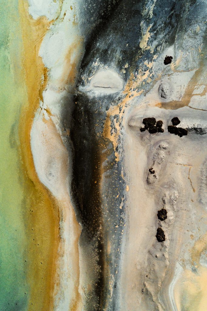 Des marais salants vus du ciel : mosaïques naturelles capturées par Tom Hegen The salt series les marais salants vus du ciel par Tom Hegen 15 The-salt-series-les-marais-salants-vus-du-ciel-par-Tom-Hegen-15