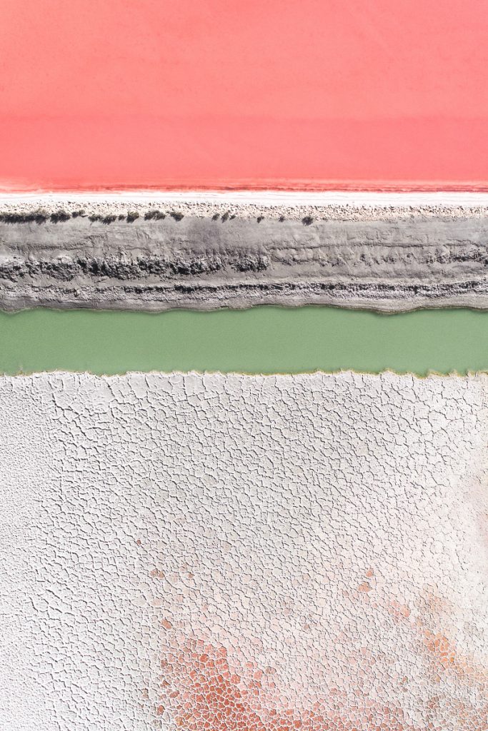 Des marais salants vus du ciel : mosaïques naturelles capturées par Tom Hegen The salt series les marais salants vus du ciel par Tom Hegen 4 The-salt-series-les-marais-salants-vus-du-ciel-par-Tom-Hegen-4