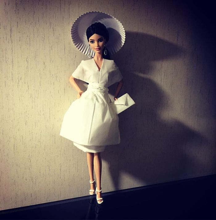 De somptueuses robes de Barbies en papier toilette par Jian Yang des robes de barbies en papier toilette par Jian Yang 11 des-robes-de-barbies-en-papier-toilette-par-Jian-Yang-11