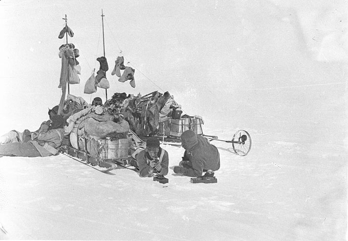 L’expédition antarctique australasienne de Douglas Mawson : une aventure glaciale en images d’archives Des cliches de la premiere expedition antarctique australienne il y a 100 ans 31 Des-cliches-de-la-premiere-expedition-antarctique-australienne-il-y-a-100-ans-31