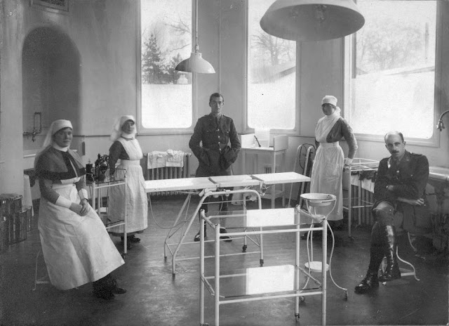 Faces from the Front : les visages réparés de soldats de la première guerre mondiale Faces from the Front les visages repares de soldats de la premiere guerre mondiale 9 Queen’s Hospital Sidcup intérieur Harold Gillies