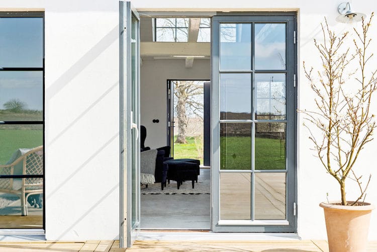 La magnifique transformation d’une grange suédoise en maison moderne La magnifique transformation d une grange suedoise en maison par Jonathan Andersson 3 La-magnifique-transformation-d-une-grange-suedoise-en-maison-par-Jonathan-Andersson-3