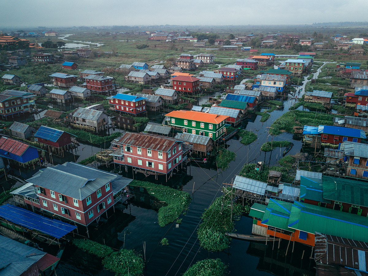 Le lac Inle de Birmanie et son trafic fluvial vus du ciel par Dimitar Karanikolov Le lac Inle de Birmanie et son trafic fluvial vus du ciel par Dimitar Karanikolov 6 Le-lac-Inle-de-Birmanie-et-son-trafic-fluvial-vus-du-ciel-par-Dimitar-Karanikolov-6