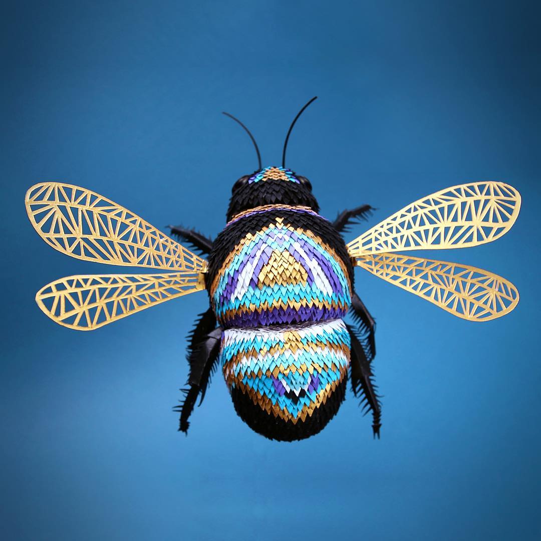 Les délicates sculptures d’animaux en papier de Lisa Lloyd Les delicates sculptures d animaux en papier de Lisa Lloyd 3 bourdon Les-delicates-sculptures-d-animaux-en-papier-de-Lisa-Lloyd-3-bourdon