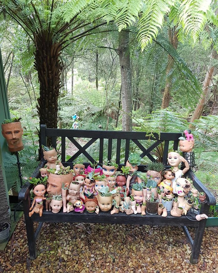 Une petite touche d'horreur dans le jardin avec des plantes dans de vieilles poupées Une petite touche d horreur dans le jardin avec des plantes dans de vieilles poupees 13 Une-petite-touche-d-horreur-dans-le-jardin-avec-des-plantes-dans-de-vieilles-poupees-13