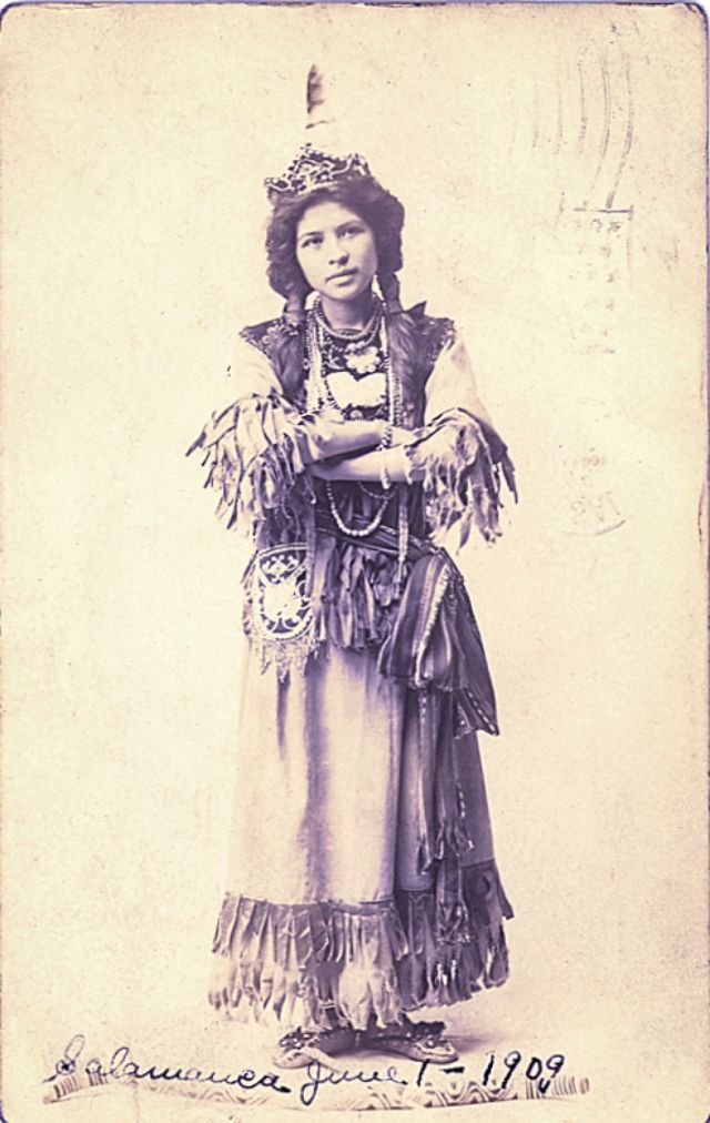 Des portraits de Ah-Weh-Eyu (Goldie Jamison Conklin), beauté indienne Sénéca Des portraits de Ah Weh Eyu Goldie Jamison Conklin beaute indienne Seneca iroquois jolie fleur 9 Des-portraits-de-Ah-Weh-Eyu-Goldie-Jamison-Conklin-beaute-indienne-Seneca-iroquois-jolie-fleur-9