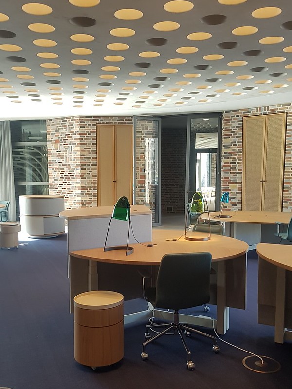 Fjordenhus, un batiment uniquement accessible par une passerelle par Olafur Eliasson Fjordenhus un batiment uniquement accessible par une passerelle par Olafur Eliasson 10 Fjordenhus-un-batiment-uniquement-accessible-par-une-passerelle-par-Olafur-Eliasson-10