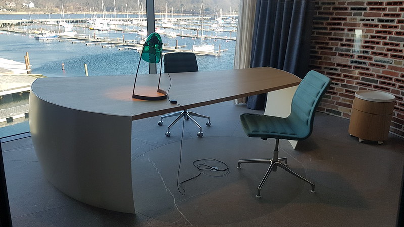 Fjordenhus, un batiment uniquement accessible par une passerelle par Olafur Eliasson Fjordenhus un batiment uniquement accessible par une passerelle par Olafur Eliasson 9 Fjordenhus-un-batiment-uniquement-accessible-par-une-passerelle-par-Olafur-Eliasson-9