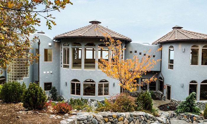 Le Shining Hand Ranch, une fantastique maison à 7,6 millions de dollars Le Shining Hand Ranch une fantastique maison a 7 6 millions de dollars heroic fantasy 23 Le-Shining-Hand-Ranch-une-fantastique-maison-a-7-6-millions-de-dollars-heroic-fantasy-23