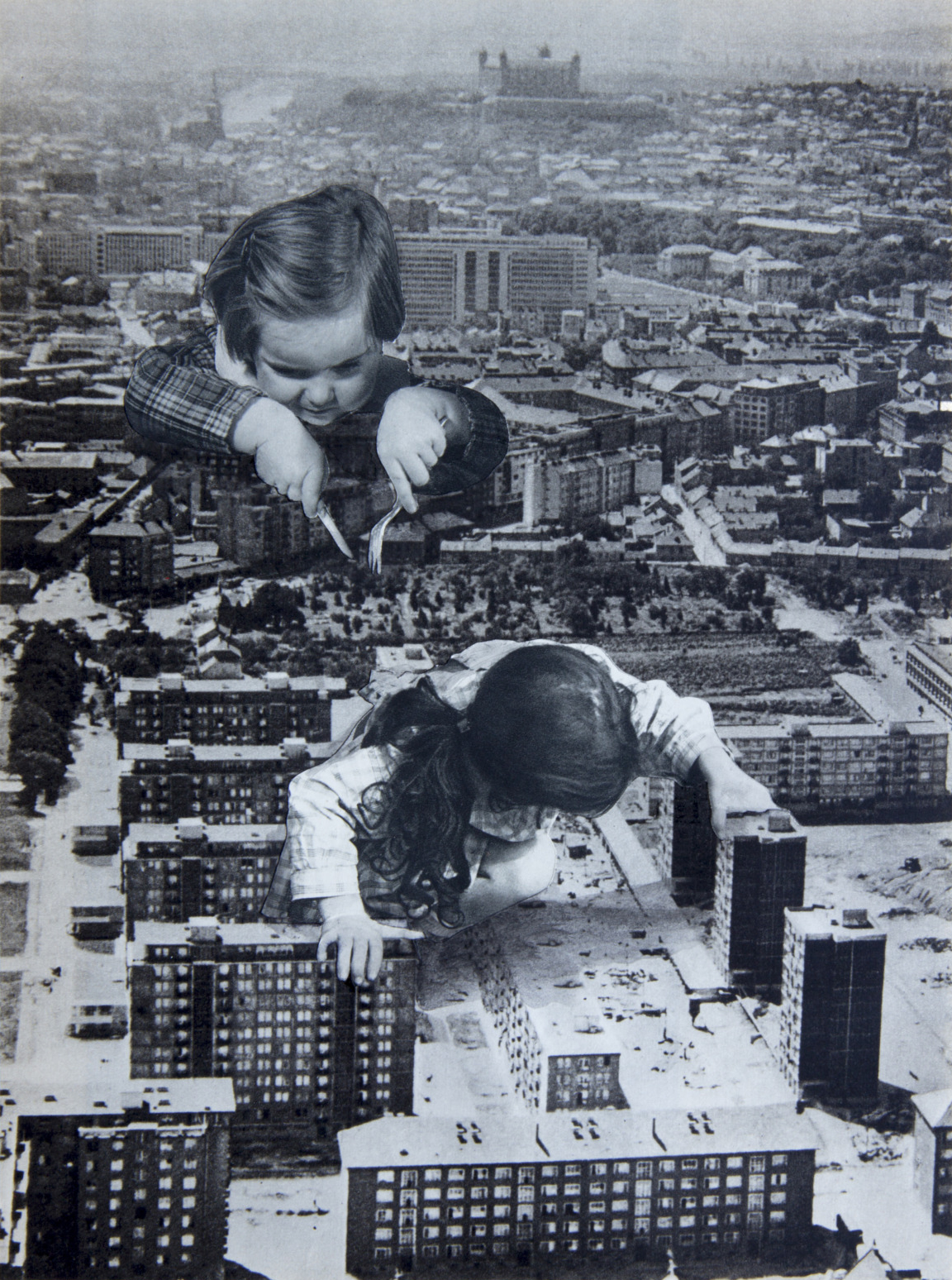 Les collages d'humains géants de Guillame Chiron Les collages d humains geants miniature de Guillame Chiron surrealiste 2 Les-collages-d-humains-geants-miniature-de-Guillame-Chiron-surrealiste-2