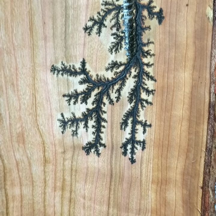 Les fractales sur bois de Electrostatic Wood Creations Les fractales sur bois de Electrostatic Wood Creations pyrogravure electrique 3 Les-fractales-sur-bois-de-Electrostatic-Wood-Creations-pyrogravure-electrique-3