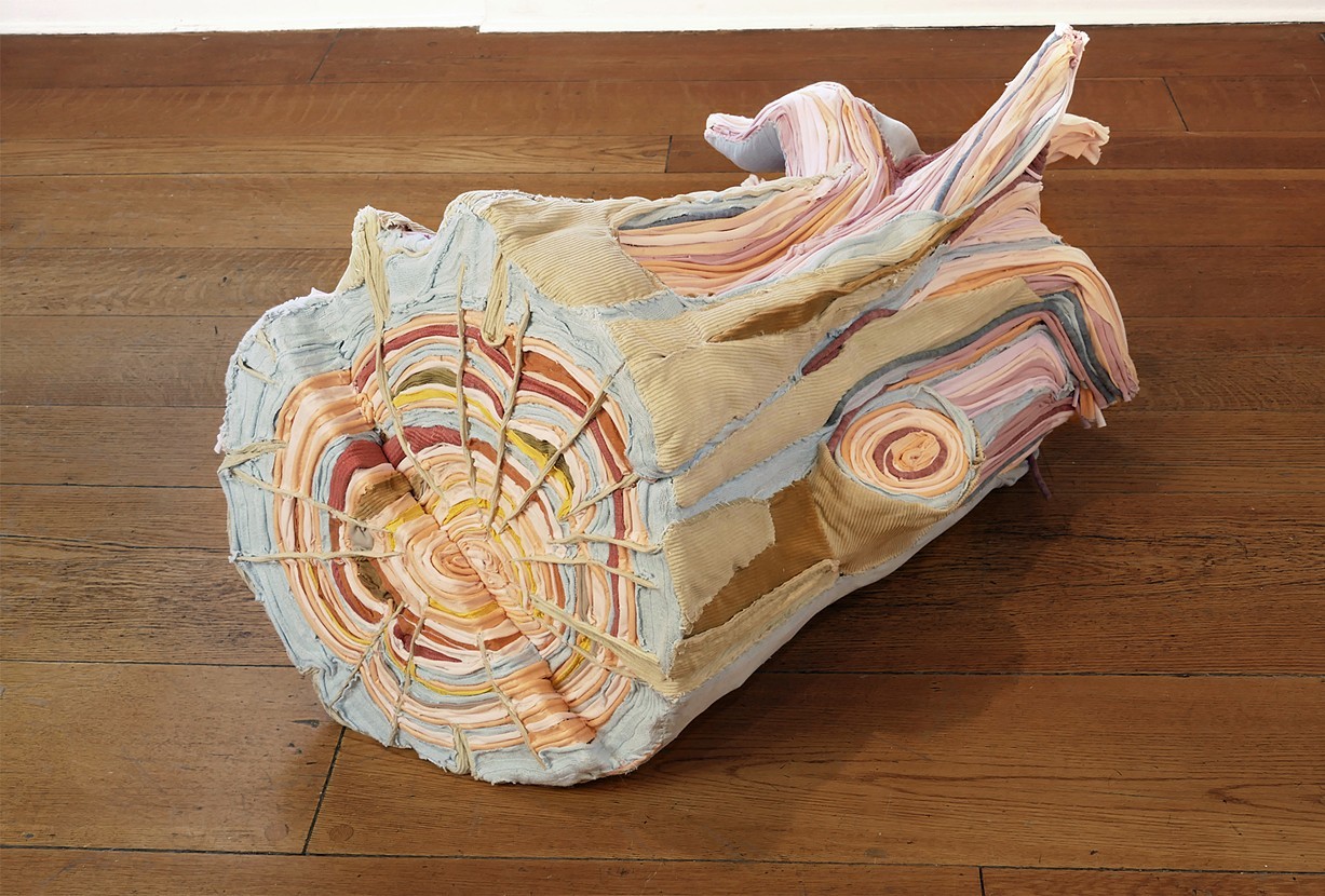 Les souches en textile de Tamara Kostianovsky Les souches en textile de Tamara Kostianovsky 3 Les-souches-en-textile-de-Tamara-Kostianovsky-3