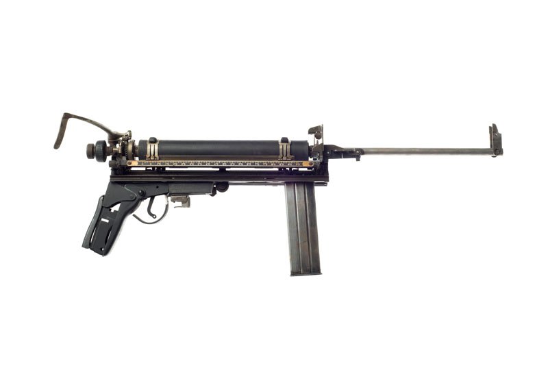 Mightier Than: des machines à écrire en armes par Ravi Zupa Mightier Than des machines a ecrire en armes par Ravi Zupa 7 Mightier-Than-des-machines-a-ecrire-en-armes-par-Ravi-Zupa-7