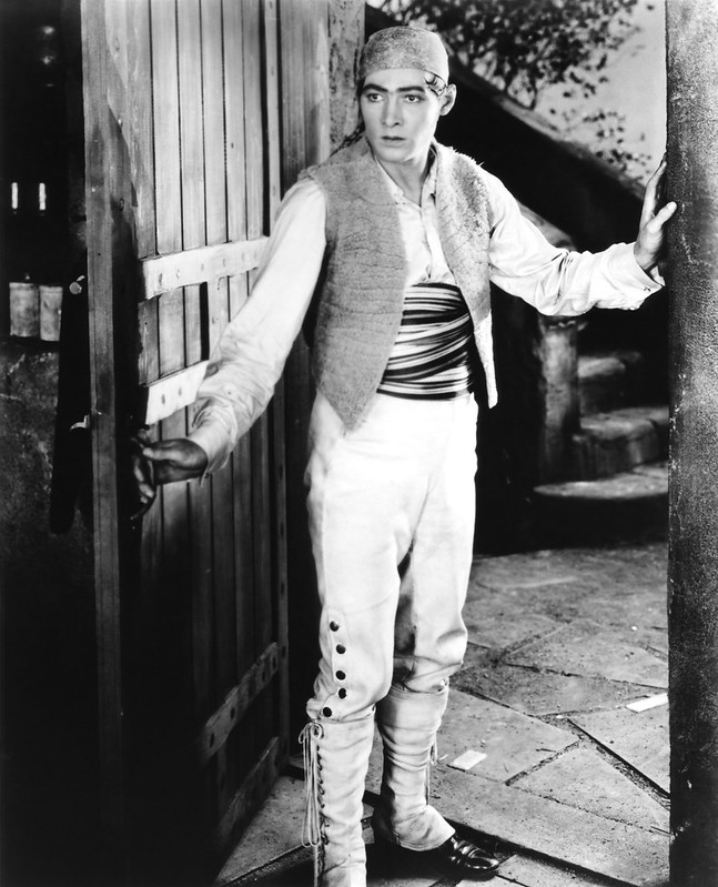 Rudolph Valentino, sex symbol des années 1920 Rudolph Valentino sex symbol des annees 1920 12 Rudolph-Valentino-sex-symbol-des-annees-1920-12