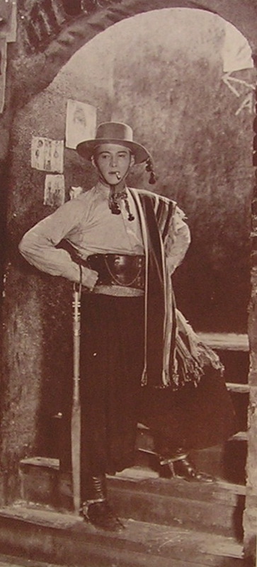 Rudolph Valentino, sex symbol des années 1920 Rudolph Valentino sex symbol des annees 1920 13 Rudolph-Valentino-sex-symbol-des-annees-1920