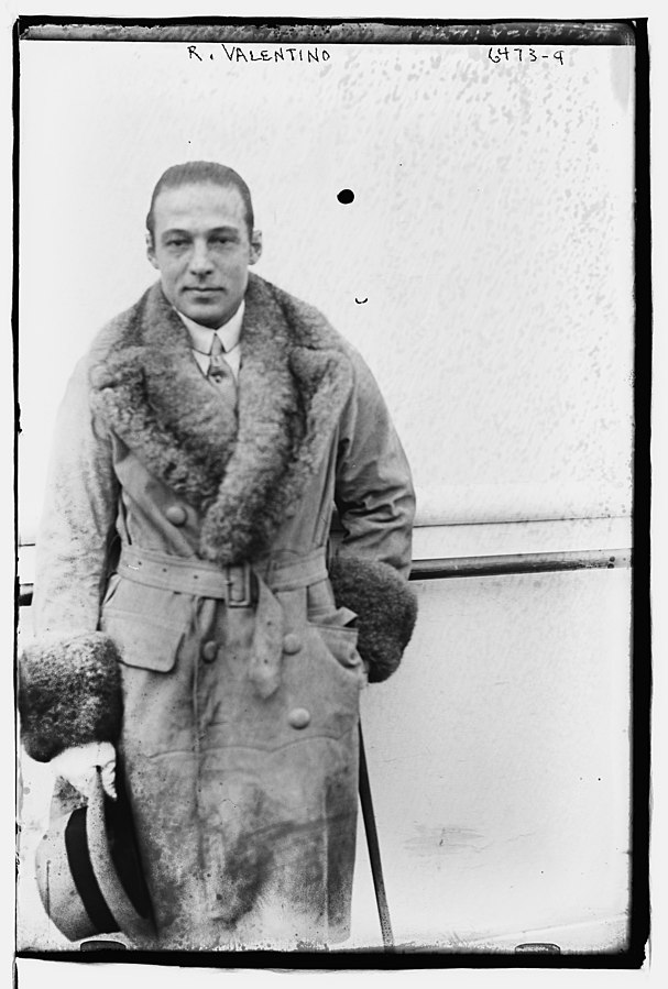 Rudolph Valentino, sex symbol des années 1920 Rudolph Valentino sex symbol des annees 1920 21 Rudolph-Valentino-sex-symbol-des-annees-1920-21