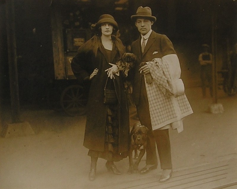 Rudolph Valentino, sex symbol des années 1920 Rudolph Valentino sex symbol des annees 1920 6 Rudolph-Valentino-sex-symbol-des-annees-1920-6