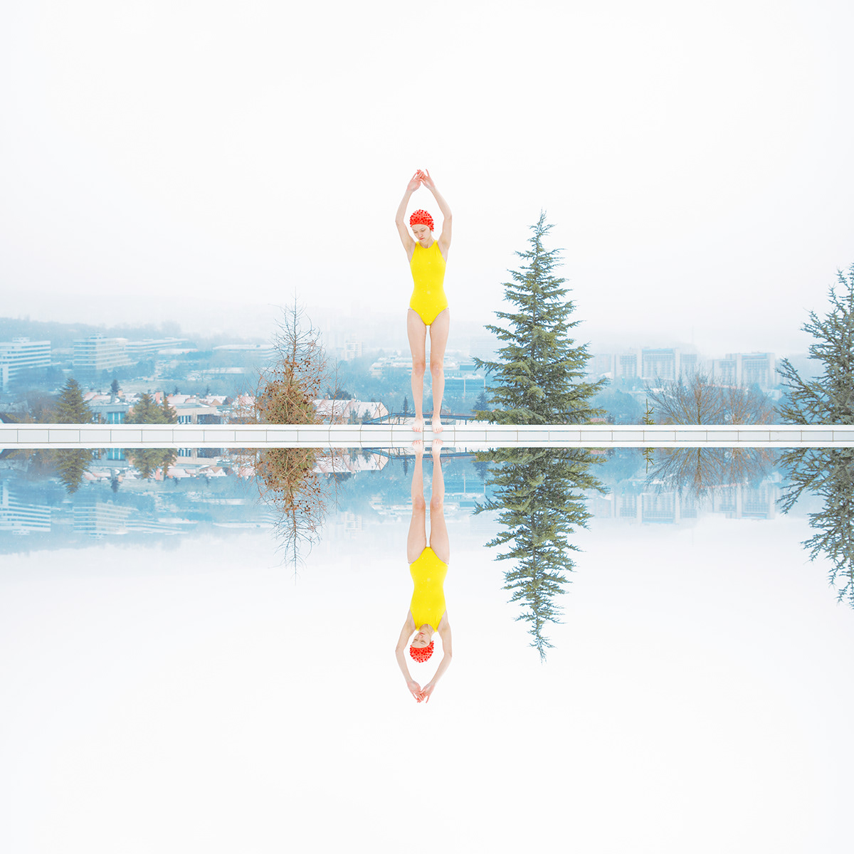 Horizon - de nouvelles nageuses par Maria Svarbova Horizon de nouvelles nageuses par Maria Svarbova 2 Horizon-de-nouvelles-nageuses-par-Maria-Svarbova-2