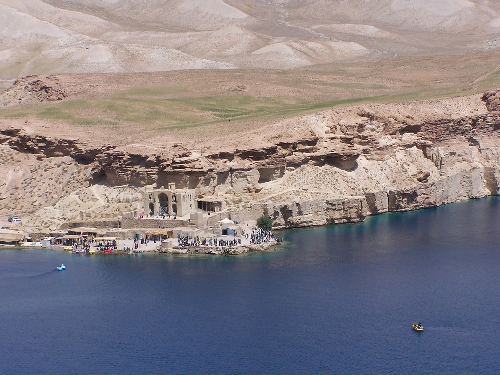 La beauté des lacs bleu foncé de Band-e Amir La beaute des lacs bleu fonce de Band e Amir 14 La-beaute-des-lacs-bleu-fonce-de-Band-e-Amir-14