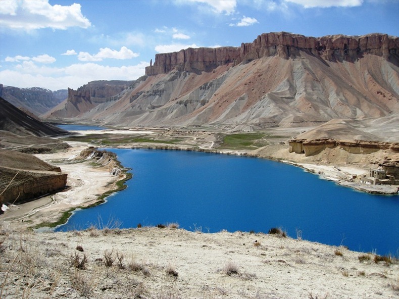 La beauté des lacs bleu foncé de Band-e Amir La beaute des lacs bleu fonce de Band e Amir 3 La-beaute-des-lacs-bleu-fonce-de-Band-e-Amir-3