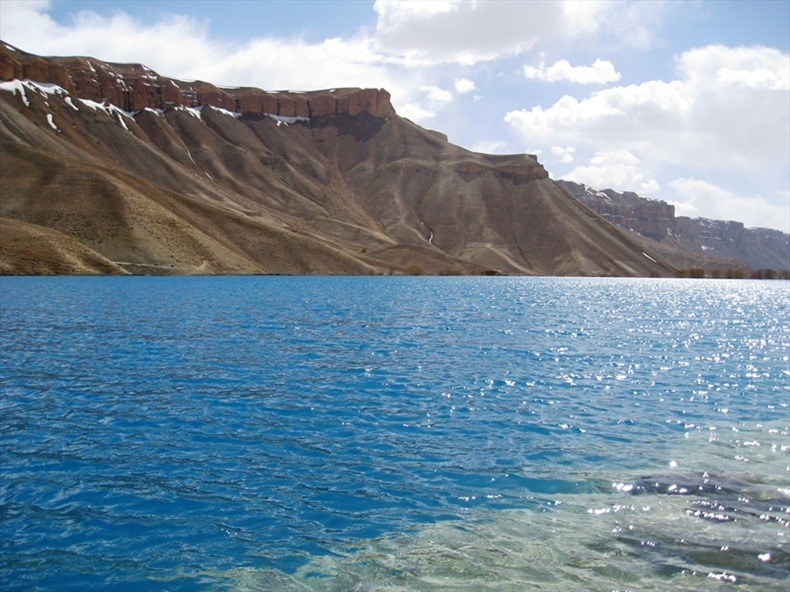 La beauté des lacs bleu foncé de Band-e Amir La beaute des lacs bleu fonce de Band e Amir 6 La-beaute-des-lacs-bleu-fonce-de-Band-e-Amir-6