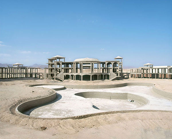 Les hôtels abandonnés du Sinaï par Stephanie Zoche et Sabine Haubitz Les hotels abandonnes du Sinai par Stephanie Zoche et Sabine Haubitz 4 Les-hotels-abandonnes-du-Sinai-par-Stephanie-Zoche-et-Sabine-Haubitz-4