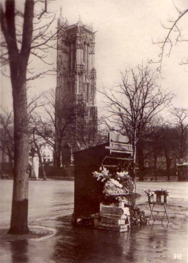 Paris en 1920 par Pierre Yves Petit (Yvon) Paris en 1920 par Pierre Yves Petit Yvon 8 Paris-en-1920-par-Pierre-Yves-Petit-Yvon-8
