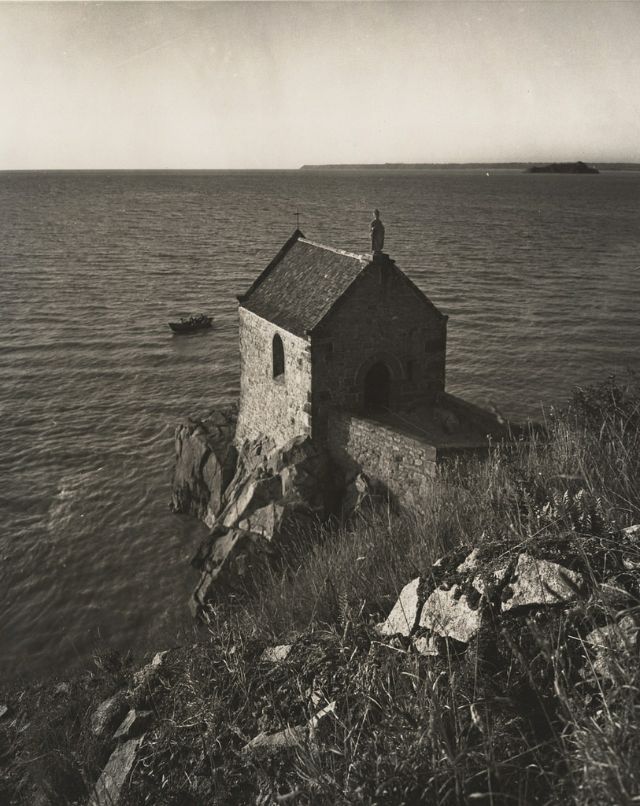 des images d'époque de la vie en France dans les années 30 par Fay Sturtevant Lincoln des images d epoque de la vie en France dans les annees 30 par Fay Sturtevant Lincoln 13 chapelle des-images-d-epoque-de-la-vie-en-France-dans-les-annees-30-par-Fay-Sturtevant-Lincoln-13-chapelle