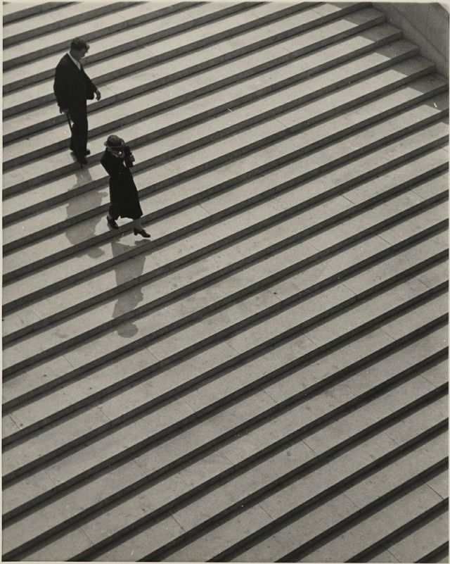 des images d'époque de la vie en France dans les années 30 par Fay Sturtevant Lincoln des images d epoque de la vie en France dans les annees 30 par Fay Sturtevant Lincoln 22 escaliers des-images-d-epoque-de-la-vie-en-France-dans-les-annees-30-par-Fay-Sturtevant-Lincoln-22-escaliers