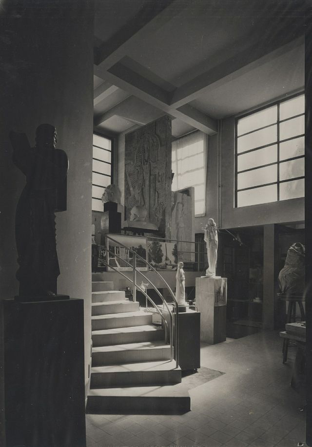 des images d'époque de la vie en France dans les années 30 par Fay Sturtevant Lincoln des images d epoque de la vie en France dans les annees 30 par Fay Sturtevant Lincoln 5 robert mallet stevens des-images-d-epoque-de-la-vie-en-France-dans-les-annees-30-par-Fay-Sturtevant-Lincoln-5-robert-mallet-stevens