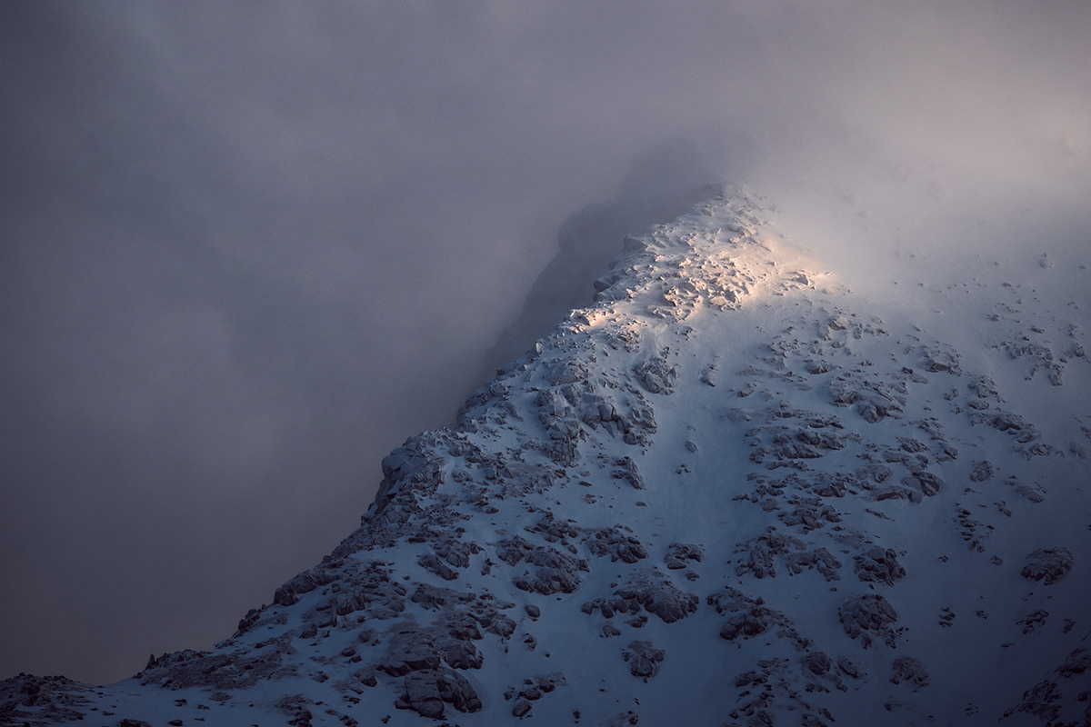 Les montagnes de Lofoten par Christian Hoiberg Les montagnes de Lofoten par Christian Hoiberg ile norvege 2 Les-montagnes-de-Lofoten-par-Christian-Hoiberg-ile-norvege-2