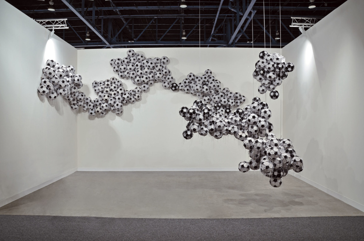 Les sculptures de skateboards et autres accessoires de sport de Darío Escobar Les sculptures de skateboards et autres accessoires de sport de Dario Escobar 12 Les-sculptures-de-skateboards-et-autres-accessoires-de-sport-de-Dario-Escobar-12