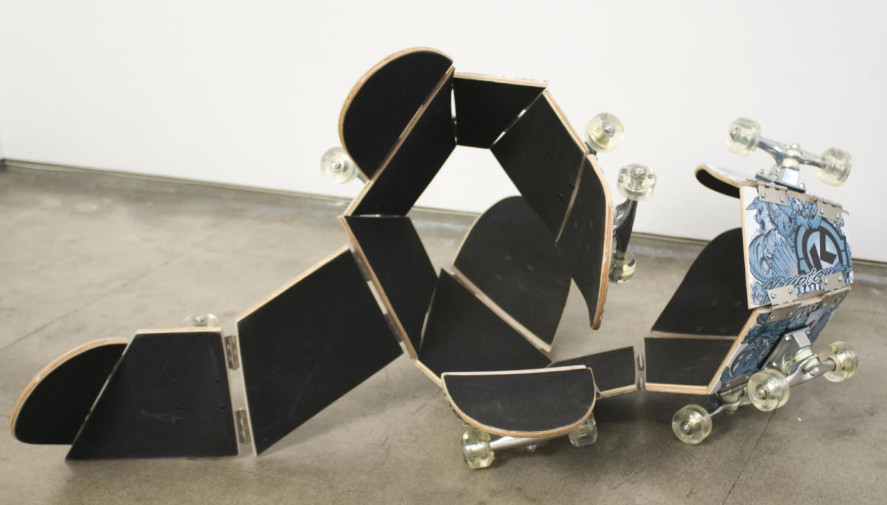 Les sculptures de skateboards et autres accessoires de sport de Darío Escobar Les sculptures de skateboards et autres accessoires de sport de Dario Escobar 3 Les-sculptures-de-skateboards-et-autres-accessoires-de-sport-de-Dario-Escobar-3