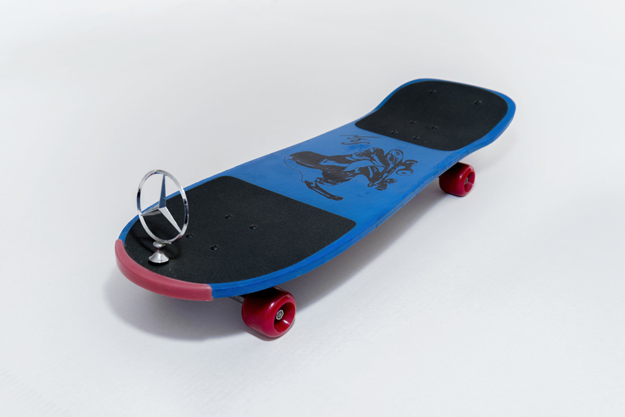 Les sculptures de skateboards et autres accessoires de sport de Darío Escobar Les sculptures de skateboards et autres accessoires de sport de Dario Escobar 5 Les-sculptures-de-skateboards-et-autres-accessoires-de-sport-de-Dario-Escobar-5