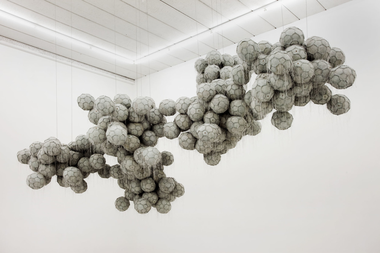 Les sculptures de skateboards et autres accessoires de sport de Darío Escobar Les sculptures de skateboards et autres accessoires de sport de Dario Escobar 7 Les-sculptures-de-skateboards-et-autres-accessoires-de-sport-de-Dario-Escobar-7