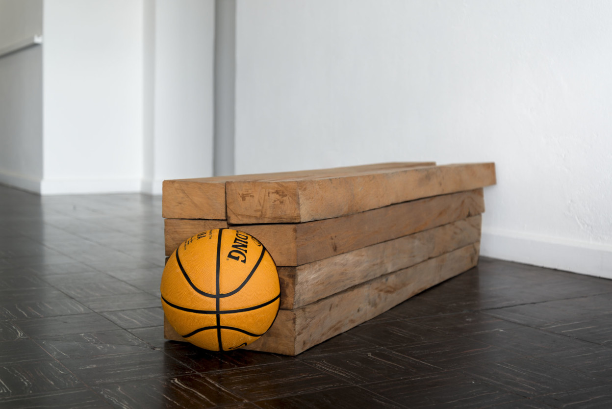 Les sculptures de skateboards et autres accessoires de sport de Darío Escobar Les sculptures de skateboards et autres accessoires de sport de Dario Escobar 8 Les-sculptures-de-skateboards-et-autres-accessoires-de-sport-de-Dario-Escobar-8