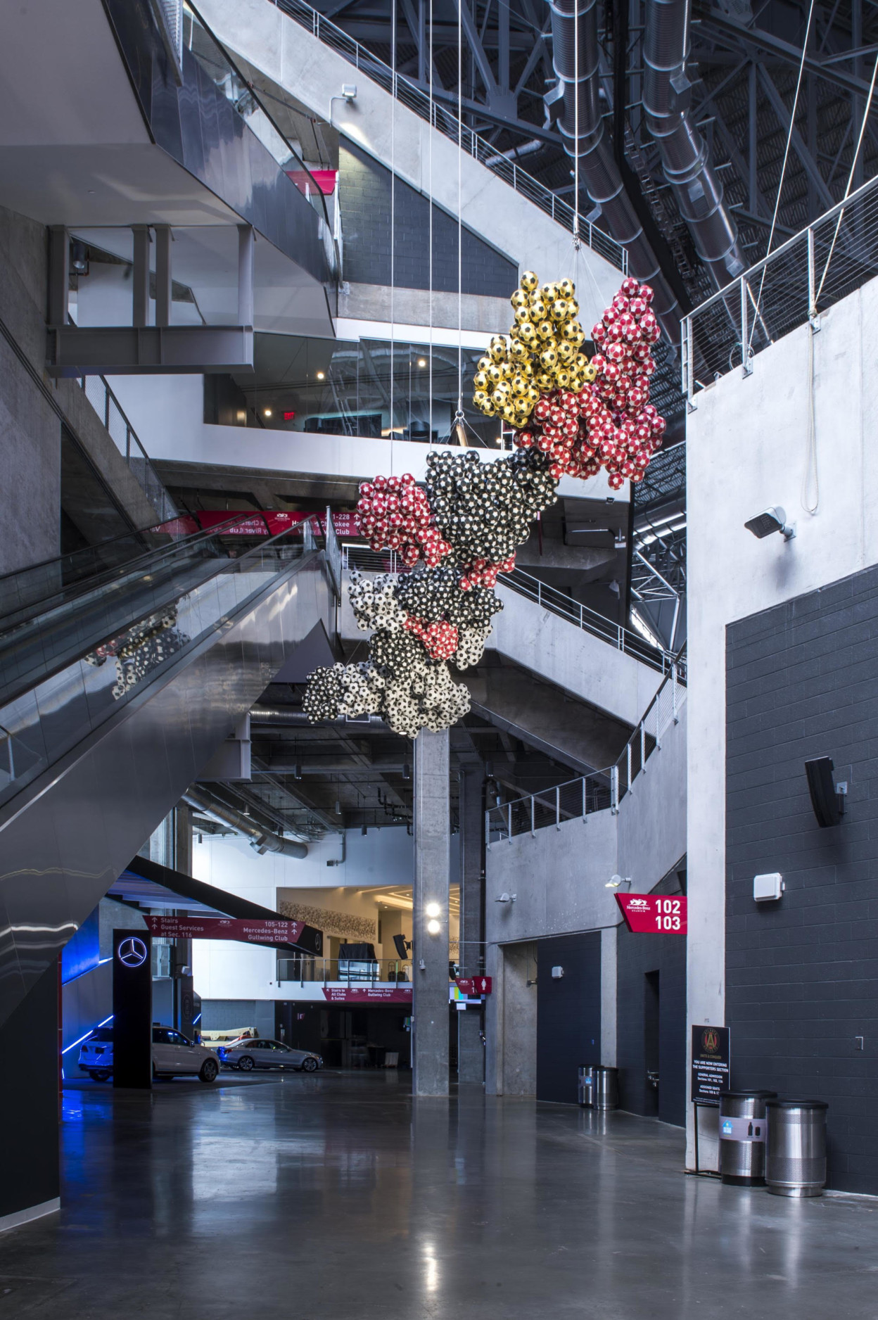 Les sculptures de skateboards et autres accessoires de sport de Darío Escobar Les sculptures de skateboards et autres accessoires de sport de Dario Escobar 9 Les-sculptures-de-skateboards-et-autres-accessoires-de-sport-de-Dario-Escobar-9