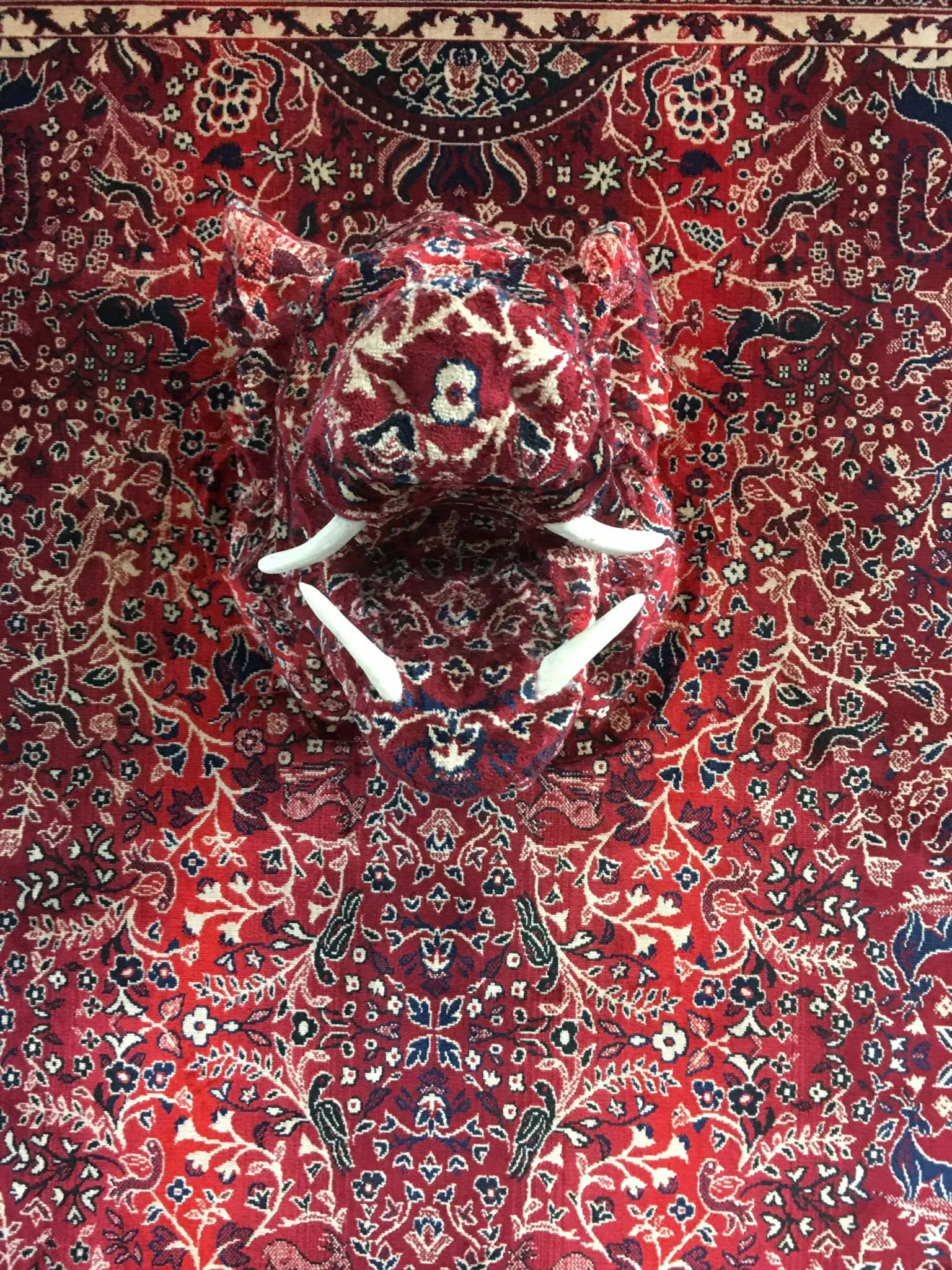 Des animaux dans des tapis persans par Debbie Lawson de nouvelles sculptures dans des tapis persans par Debbie Lawson 7 de-nouvelles-sculptures-dans-des-tapis-persans-par-Debbie-Lawson-7