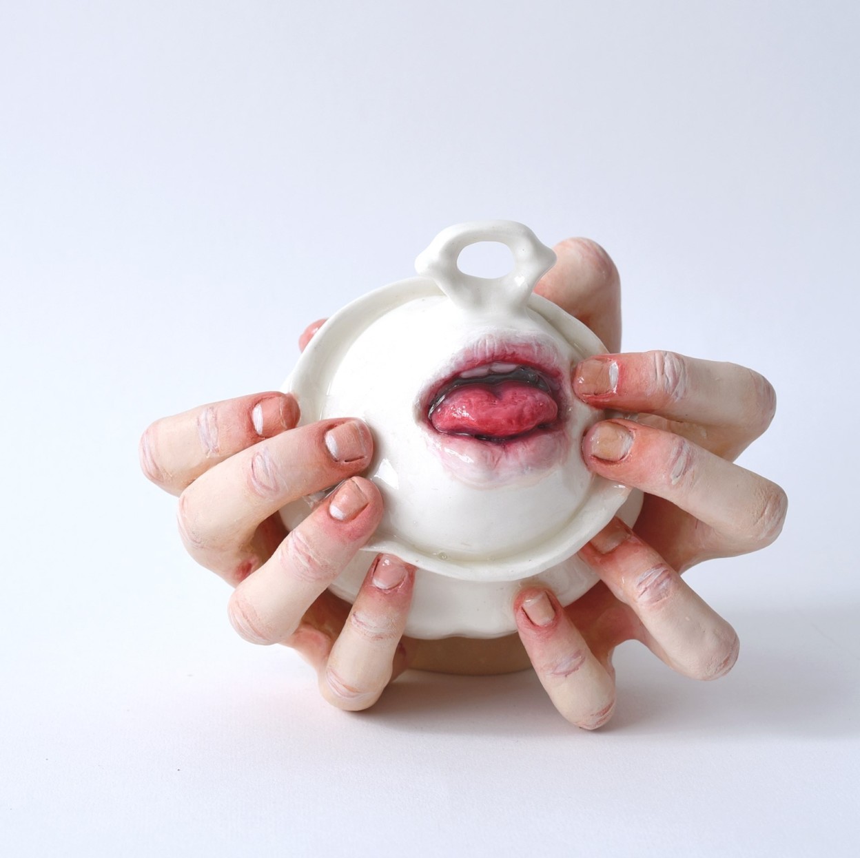 Les tasses avec des doigts et autres céramiques humaines de Ronit Baranga Les tasses avec des doigts et autres ceramiques humaines de Ronit Baranga 5 Les-tasses-avec-des-doigts-et-autres-ceramiques-humaines-de-Ronit-Baranga-5