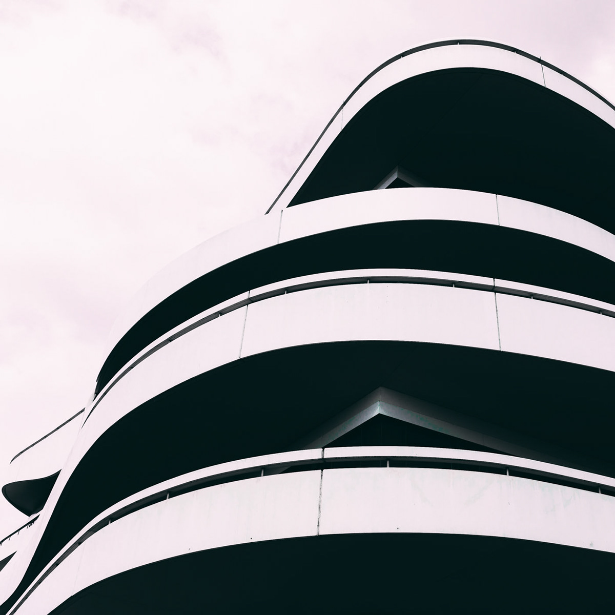 Monolicious III et IV par Sebastian Weiss Monolicious III et IV par Sebastian Weiss architecture 20 Monolicious-III-et-IV-par-Sebastian-Weiss-architecture-20