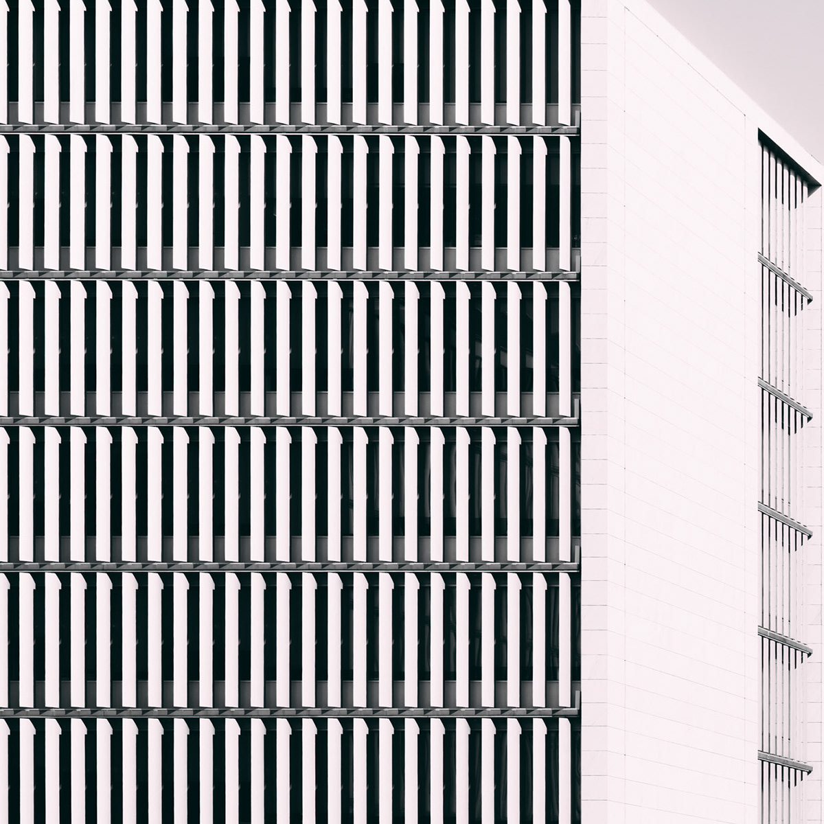 Monolicious III et IV par Sebastian Weiss Monolicious III et IV par Sebastian Weiss architecture 24 Monolicious-III-et-IV-par-Sebastian-Weiss-architecture-24