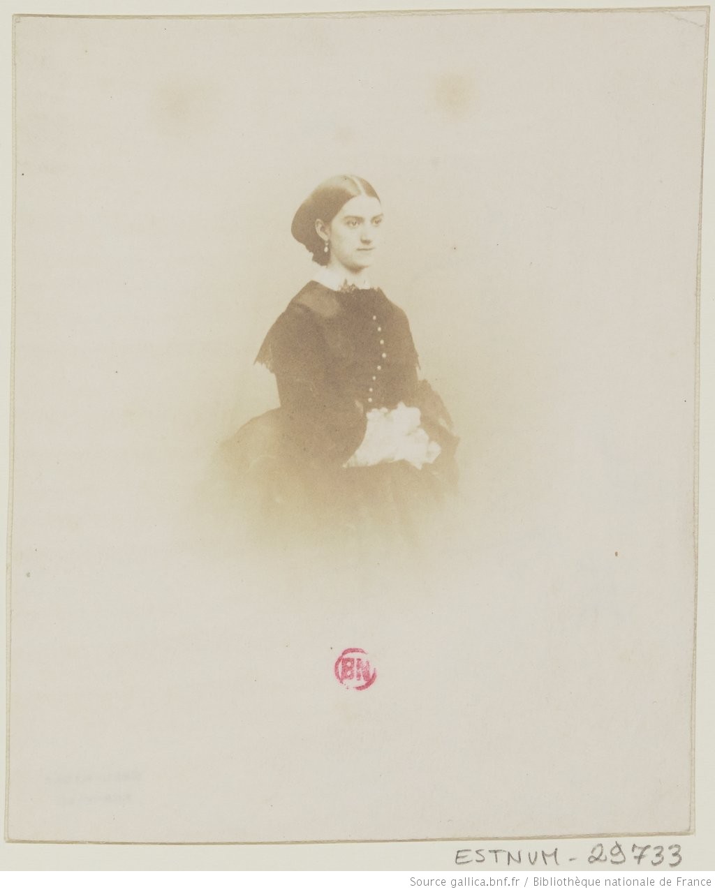 Portrait de Constance Quéniaux par Nadar au XIXe siècle Portrait de Constance Quéniaux par Nadar au XIXe siècle