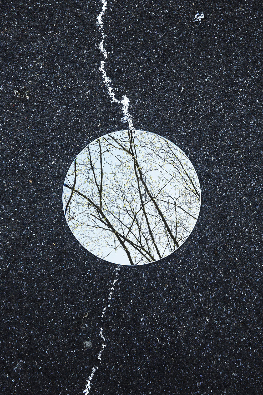 reflections - des photos avec un miroir sphérique par Sebastian Magnani reflections des photos avec un miroir spherique par Sebastian Magnani 7 reflections-des-photos-avec-un-miroir-spherique-par-Sebastian-Magnani-7