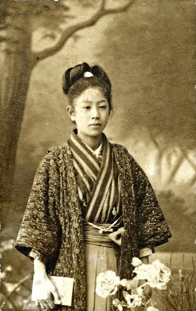 42 photos de japonaises en costume traditionnel au début du 20ème siècle 42 photos de japonaises en costume traditionnel au debut du 20eme siecle 10 42-photos-de-japonaises-en-costume-traditionnel-au-debut-du-20eme-siecle-10