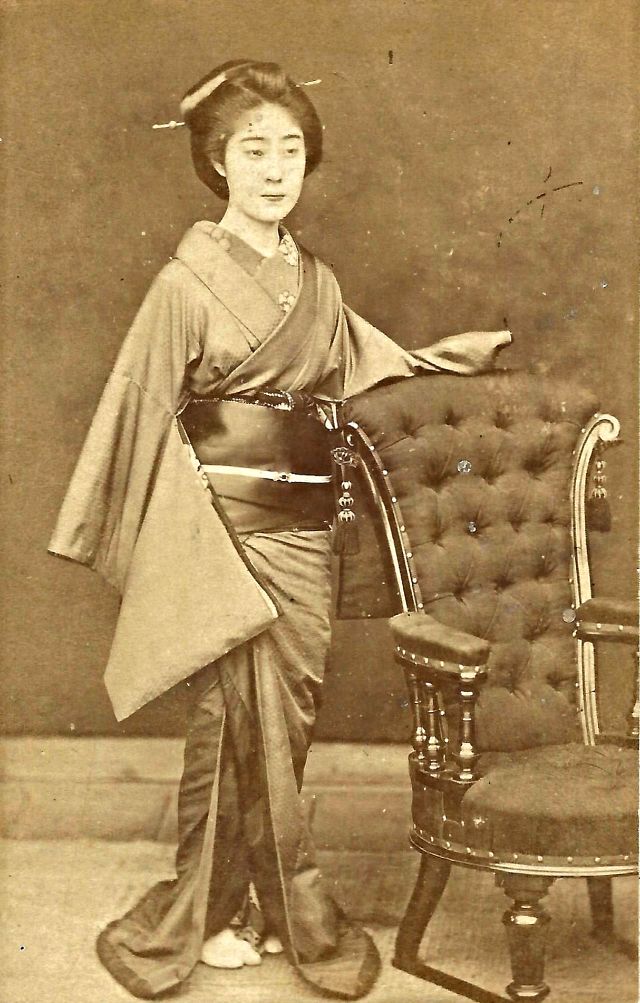 42 photos de japonaises en costume traditionnel au début du 20ème siècle 42 photos de japonaises en costume traditionnel au debut du 20eme siecle 13 42-photos-de-japonaises-en-costume-traditionnel-au-debut-du-20eme-siecle-13