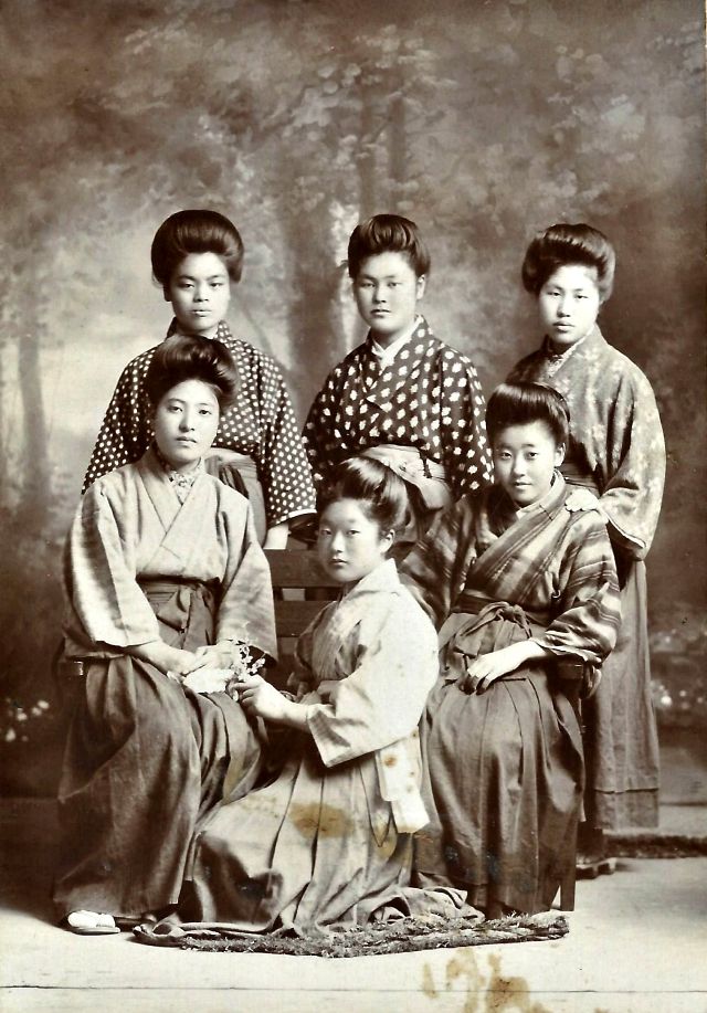 42 photos de japonaises en costume traditionnel au début du 20ème siècle 42 photos de japonaises en costume traditionnel au debut du 20eme siecle 14 42-photos-de-japonaises-en-costume-traditionnel-au-debut-du-20eme-siecle-14